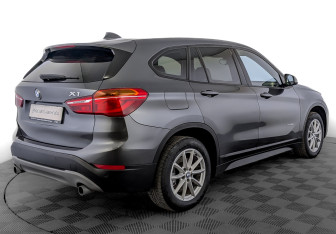 Подержанный автомобиль BMW X1 2017 года (5 фото)