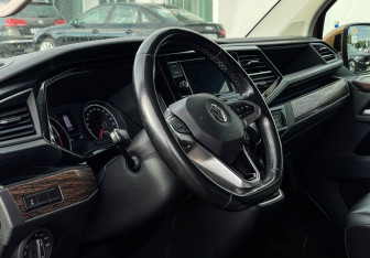 Подержанный автомобиль Volkswagen Multivan 2020 года (13 фото)