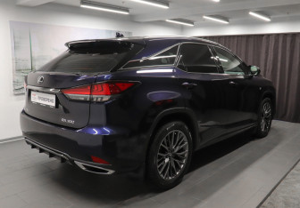 Подержанный автомобиль Lexus RX 2019 года (4 фото)