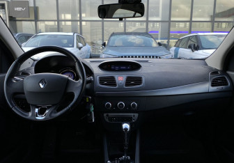 Подержанный автомобиль Renault Megane Hatchback 2014 года (11 фото)