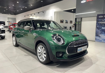 Подержанный автомобиль MINI Clubman Wagon 2021 года (3 фото)