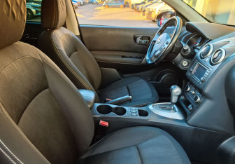 Подержанный автомобиль Nissan Qashqai 2011 года (12 фото)