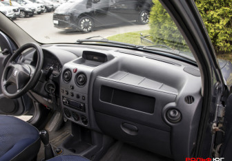 Подержанный автомобиль Peugeot Partner 2007 года (9 фото)