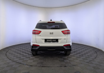Подержанный автомобиль Hyundai Creta 2017 года (6 фото)