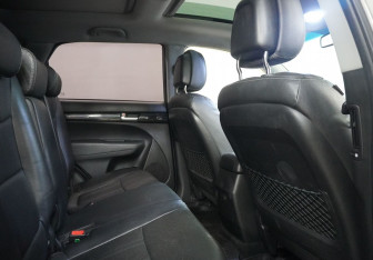 Подержанный автомобиль Kia Sorento 2011 года (12 фото)