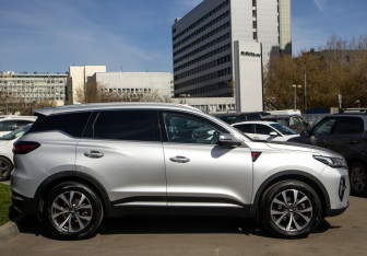 Подержанный автомобиль Chery Tiggo 7 Pro Max 2023 года (3 фото)