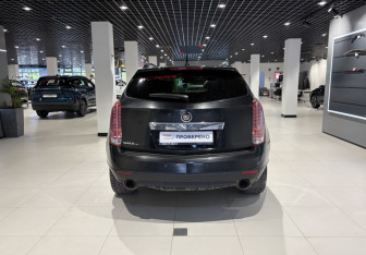 Подержанный автомобиль Cadillac SRX 2011 года (3 фото)
