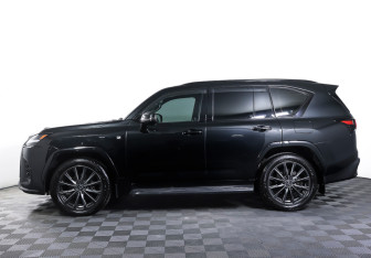 Подержанный автомобиль Lexus LX 2025 года (8 фото)