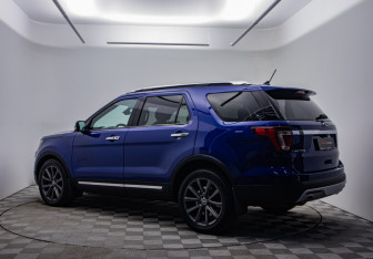 Подержанный автомобиль Ford Explorer 2017 года (7 фото)