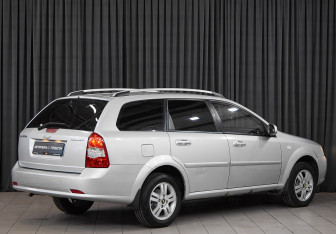 Подержанный автомобиль Chevrolet Lacetti Hatchback 2006 года (4 фото)