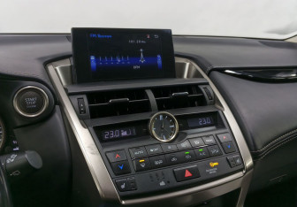 Подержанный автомобиль Lexus NX 2015 года (14 фото)