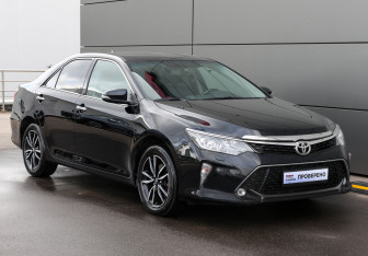 Подержанный автомобиль Toyota Camry Sedan 2017 года (3 фото)