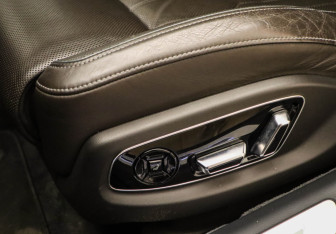 Подержанный автомобиль Audi A8 2018 года (26 фото)