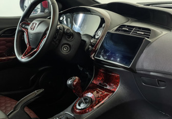 Подержанный автомобиль Honda Civic Hatchback 2008 года (9 фото)