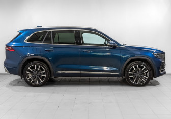 Подержанный автомобиль Geely Monjaro 2023 года (4 фото)