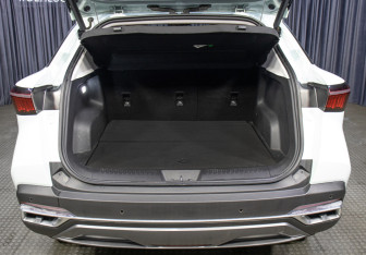 Подержанный автомобиль Omoda C5 2024 года (10 фото)