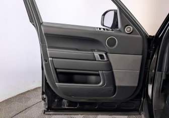 Подержанный автомобиль Land Rover Range Rover Sport 2020 года (19 фото)