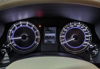 Подержанный автомобиль Infiniti QX50 2015 года (16 фото)