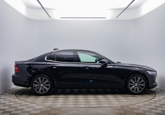 Подержанный автомобиль Volvo S60 2020 года (4 фото)