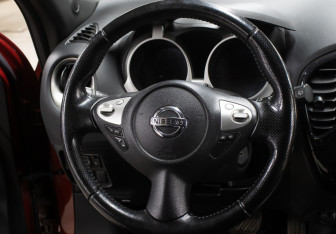 Подержанный автомобиль Nissan Juke 2012 года (17 фото)