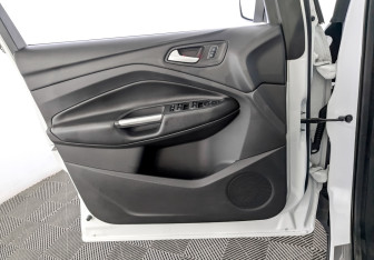 Подержанный автомобиль Ford Kuga 2019 года (19 фото)