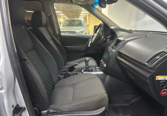 Подержанный автомобиль Land Rover Freelander 2008 года (10 фото)