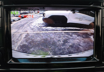 Подержанный автомобиль Mitsubishi Pajero 2015 года (17 фото)