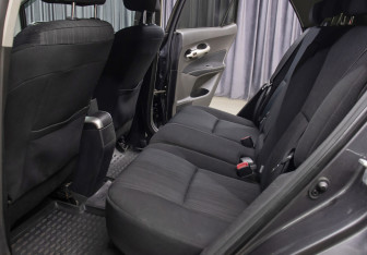 Подержанный автомобиль Toyota Auris Hatchback 2009 года (10 фото)