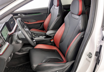 Подержанный автомобиль Geely Coolray 2023 года (21 фото)
