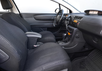 Подержанный автомобиль Citroen C4 Hatchback 2008 года (8 фото)