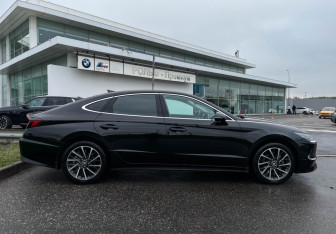 Подержанный автомобиль Hyundai Sonata 2019 года (4 фото)