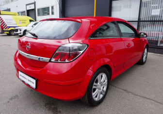 Подержанный автомобиль Opel Astra Hatchback 2008 года (5 фото)