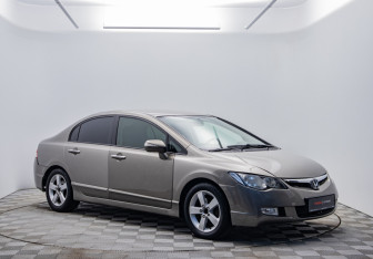 Подержанный автомобиль Honda Civic Sedan 2008 года (3 фото)