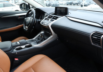 Подержанный автомобиль Lexus NX 2019 года (9 фото)