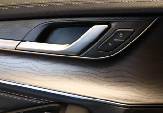 Подержанный автомобиль Exeed LX 2023 года (24 фото)