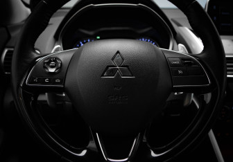 Подержанный автомобиль Mitsubishi Eclipse Cross 2018 года (10 фото)