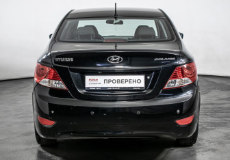Подержанный автомобиль Hyundai Solaris Sedan 2011 года (6 фото)