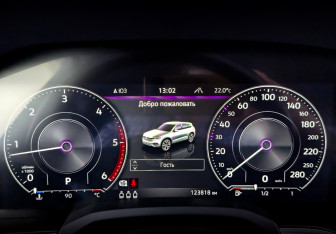 Подержанный автомобиль Volkswagen Touareg 2020 года (13 фото)