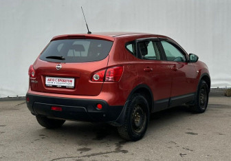 Подержанный автомобиль Nissan Qashqai 2008 года (5 фото)