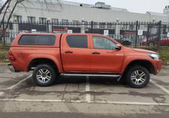 Подержанный автомобиль Toyota Hilux 2015 года (4 фото)