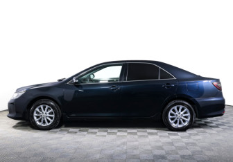 Подержанный автомобиль Toyota Camry Sedan 2015 года (8 фото)
