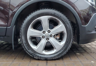 Подержанный автомобиль Opel Mokka 2014 года (15 фото)