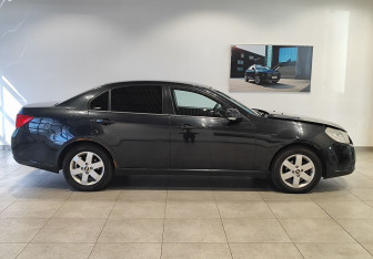 Подержанный автомобиль Chevrolet Epica 2008 года (4 фото)