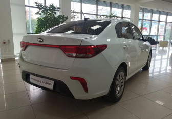 Подержанный автомобиль Kia Rio Sedan 2018 года (5 фото)