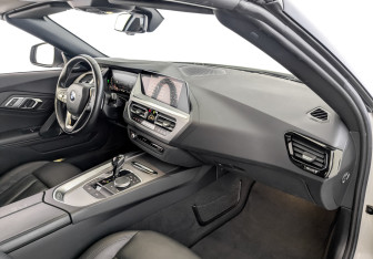 Подержанный автомобиль BMW Z4 Roadster 2019 года (11 фото)