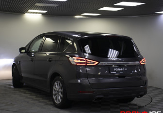 Подержанный автомобиль Ford S-MAX 2017 года (22 фото)