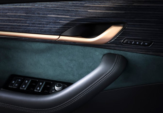 Подержанный автомобиль Geely Monjaro 2024 года (20 фото)