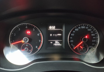 Подержанный автомобиль Volkswagen Jetta Sedan 2013 года (16 фото)