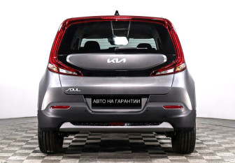Подержанный автомобиль Kia Soul 2022 года (6 фото)