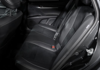 Подержанный автомобиль Toyota Camry Sedan 2024 года (10 фото)